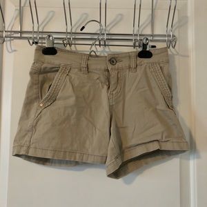 ⚡️khaki shorts⚡️